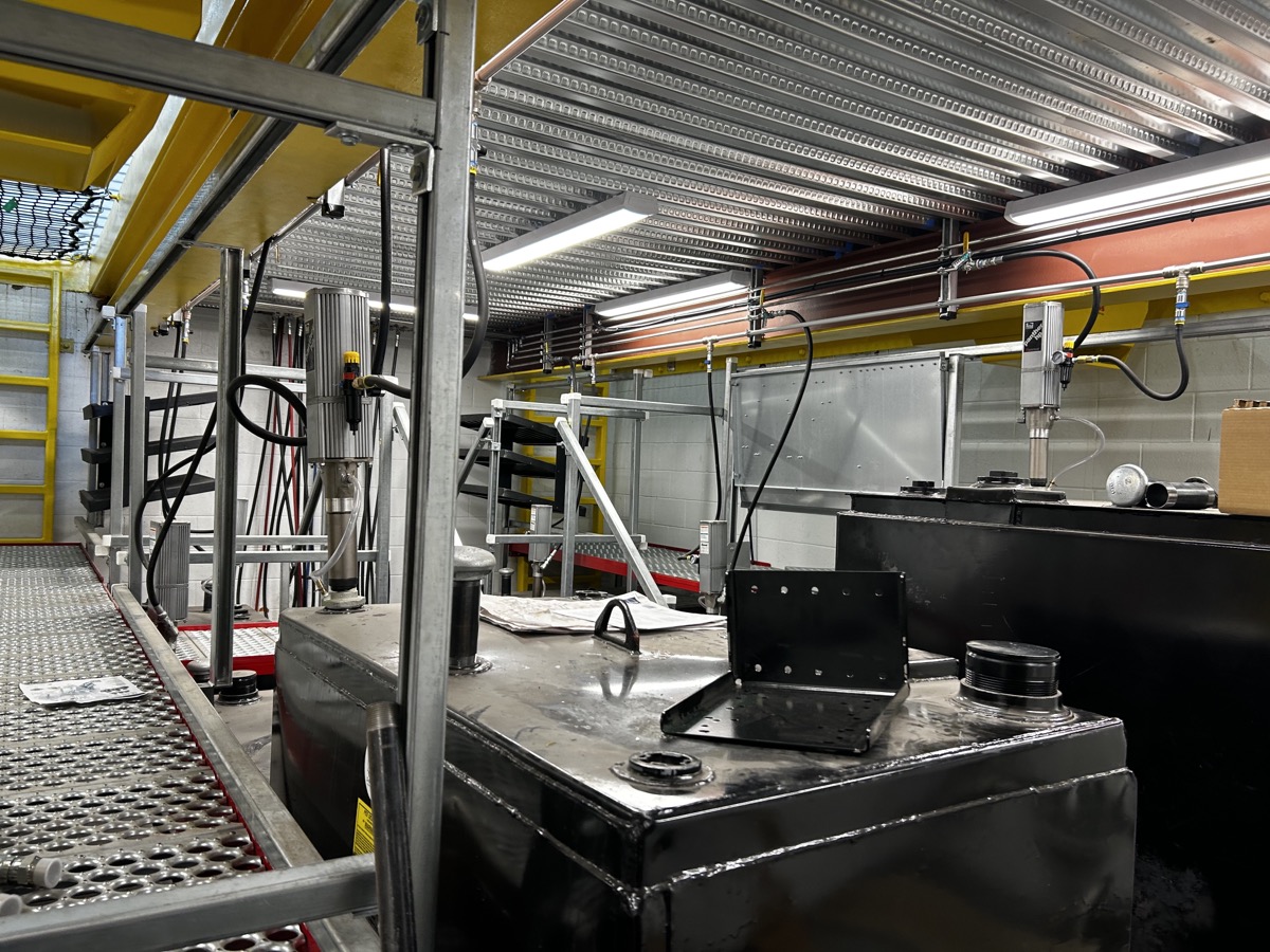 The Engineering Behind Automotive Lift Service: Why Technical Knowledge Changes the Quality of Repair Work